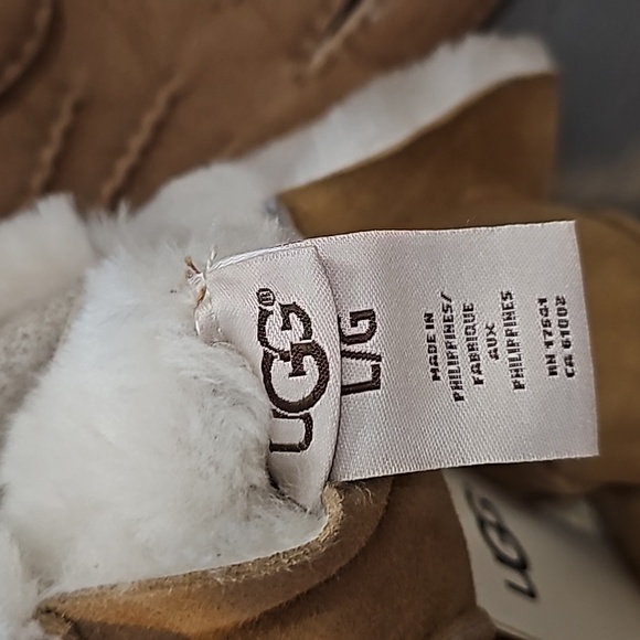 UGG Australia Women perforated Genuine Shearling Handmade Chestnut Gloves Large - Picture 12 of 12